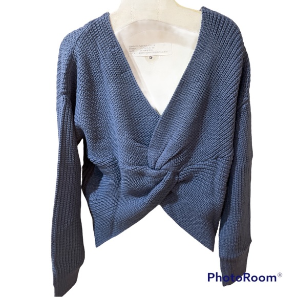 Twist back reversible sweater - Picture 7 of 7